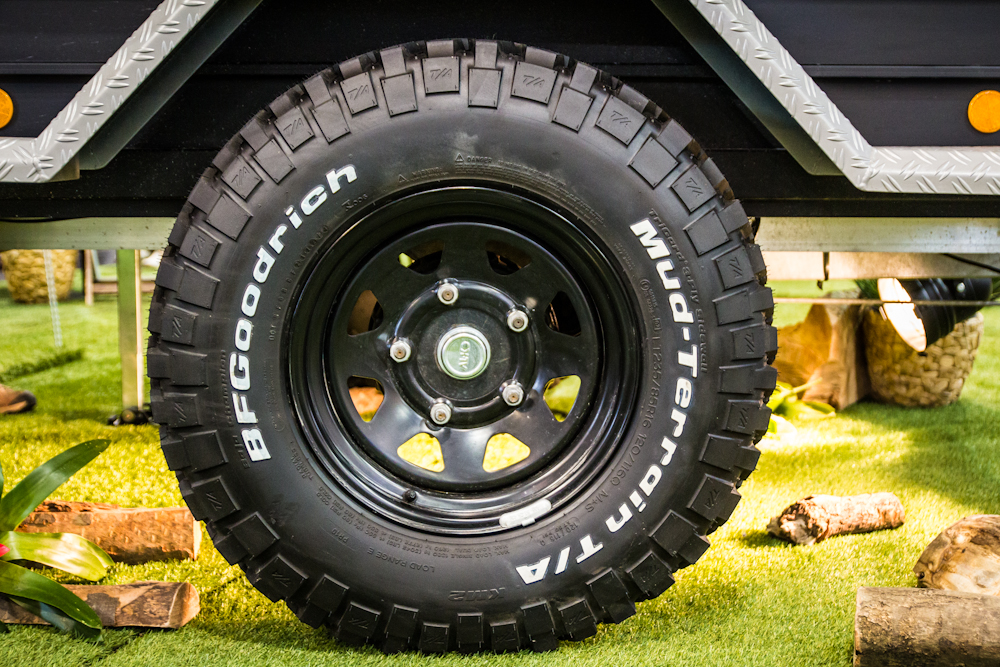 campwerk zeltanhaenger offroad reifen1