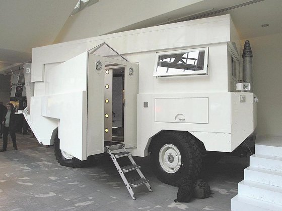 MaxiMog trailer