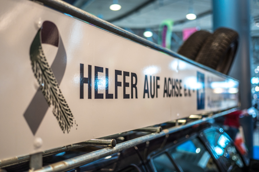 Helfer auf Achse 30