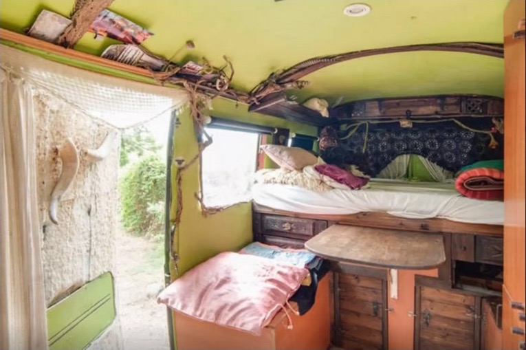 Green bus 5
