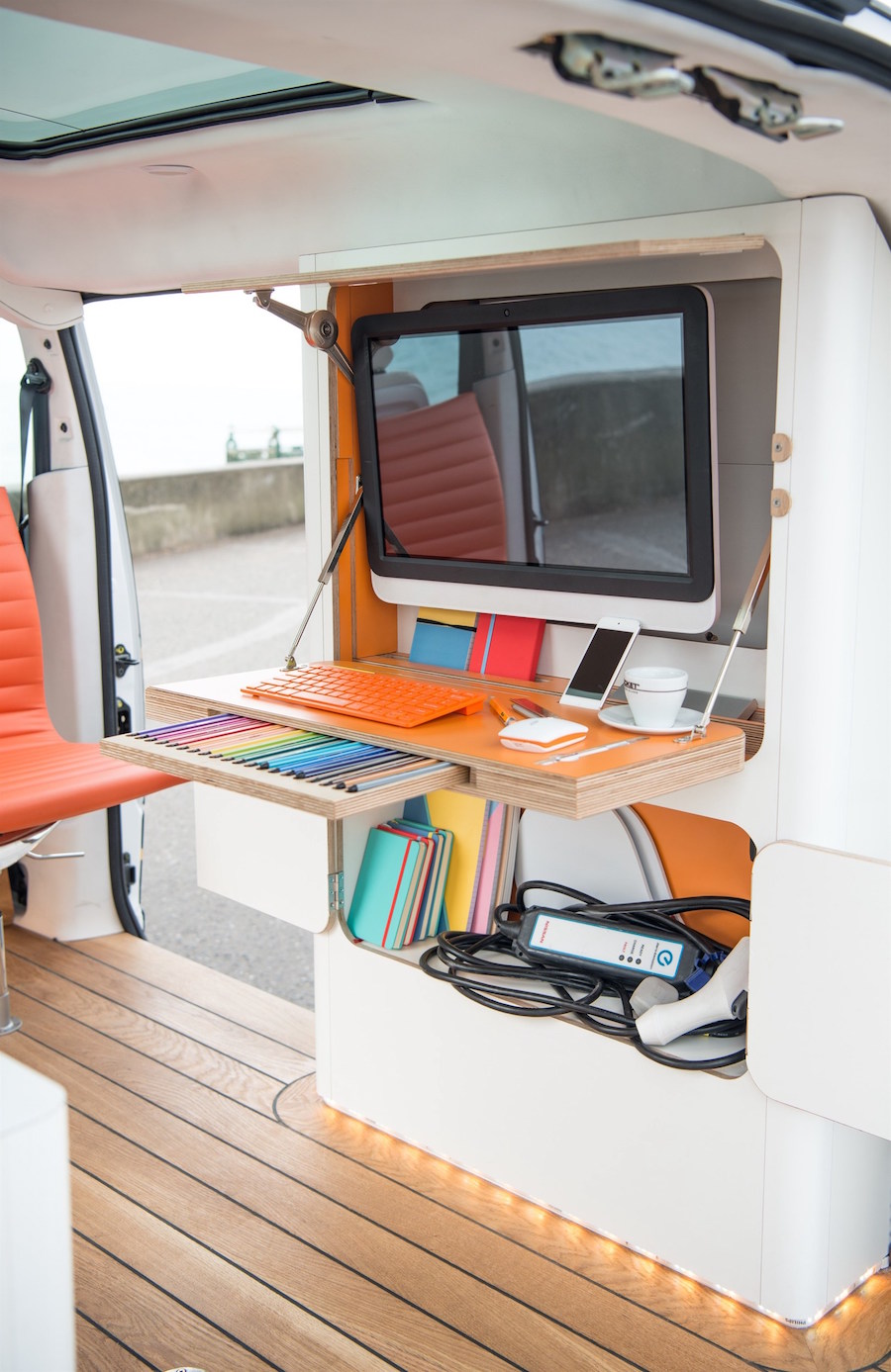 e nv200 WORKSPACe 013