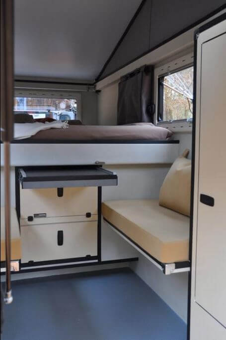 Interior del L-Line Smartcamp