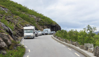 Autos auf dem Trollstigen