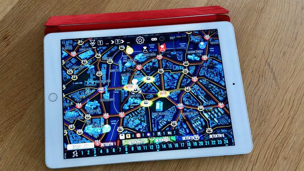 Juegos para los que se quedan en casa y los campistas de jardín 23 Scotland Yard en la tableta es un juego entretenido para viajar
