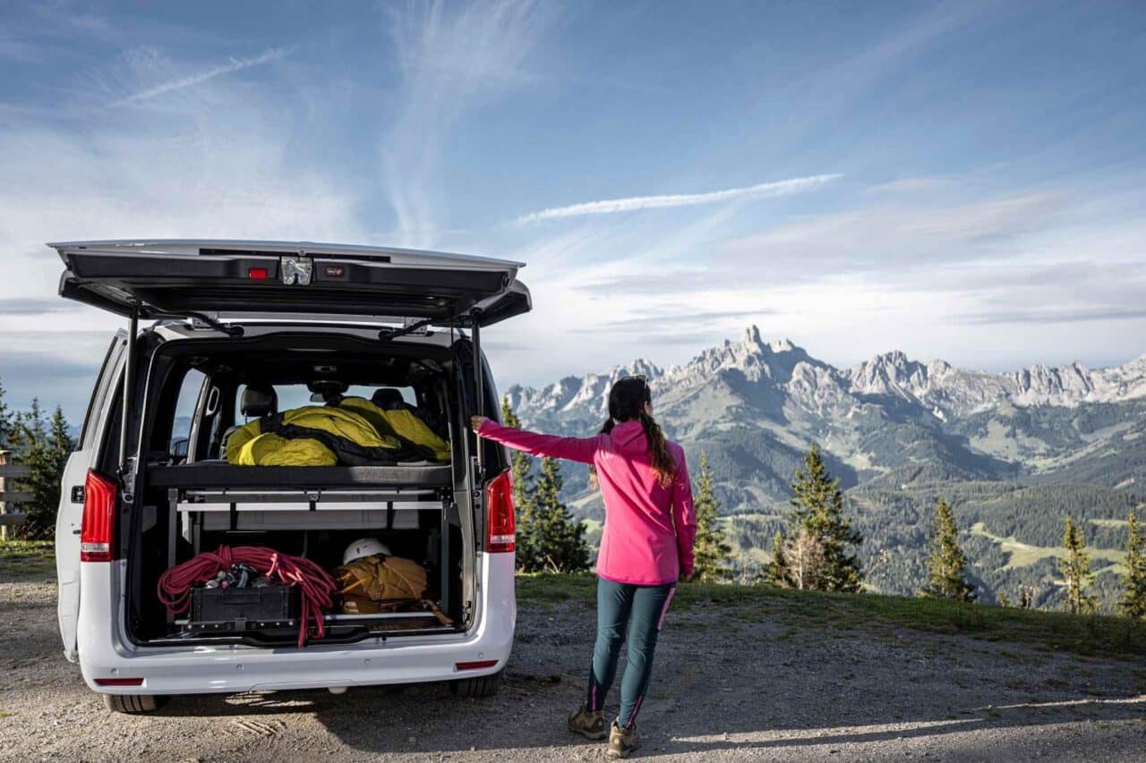 Cajas de acampada: la alternativa inteligente a una autocaravana cara 22 El sistema está disponible para 35 vehículos diferentes. Stefan Pappernigg, QUBIQ - Módulo de acampada