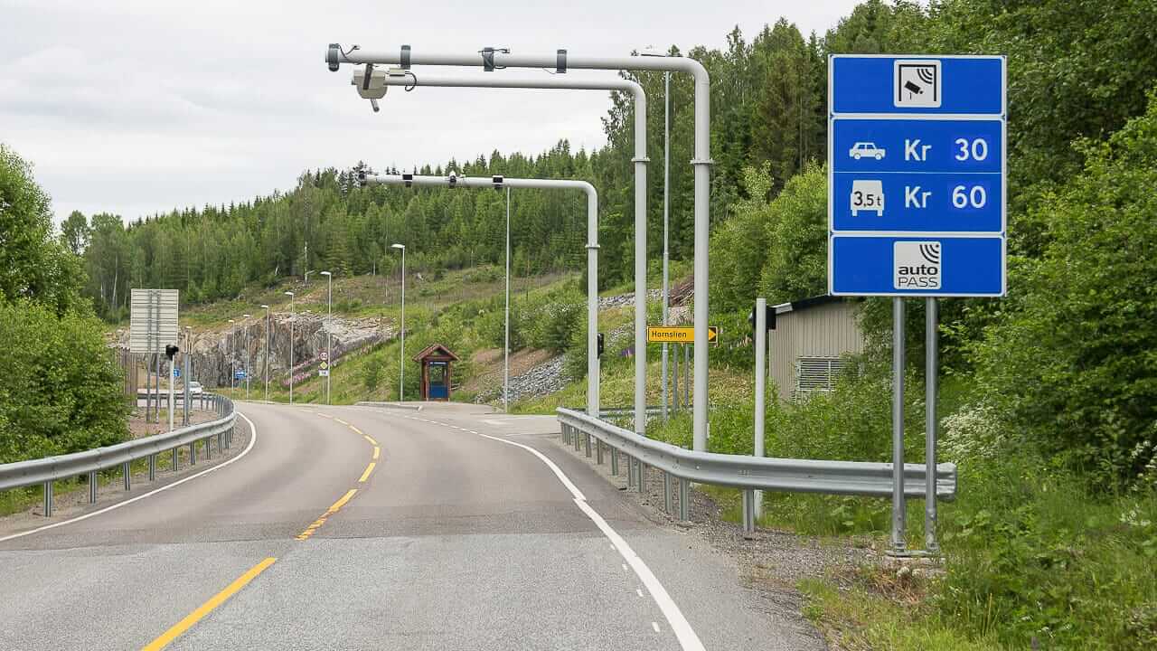 Normas de tráfico en Noruega: límites de velocidad, peajes y particularidades para los campistas
