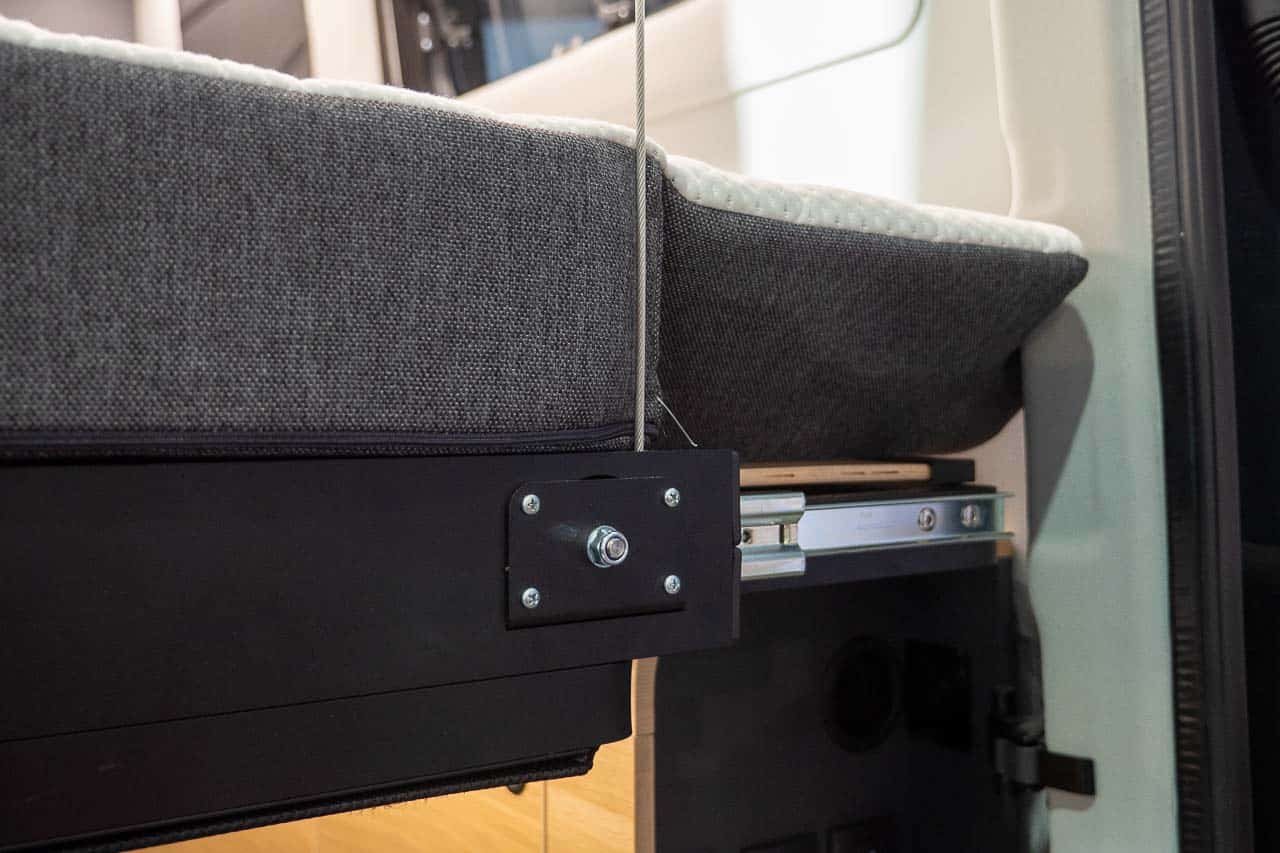 Adria TWIN MAX 680 Cama abatible
