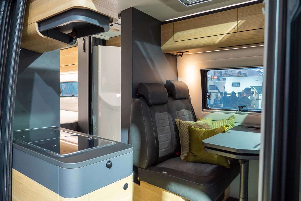 Adria TWIN MAX 680 Comedor