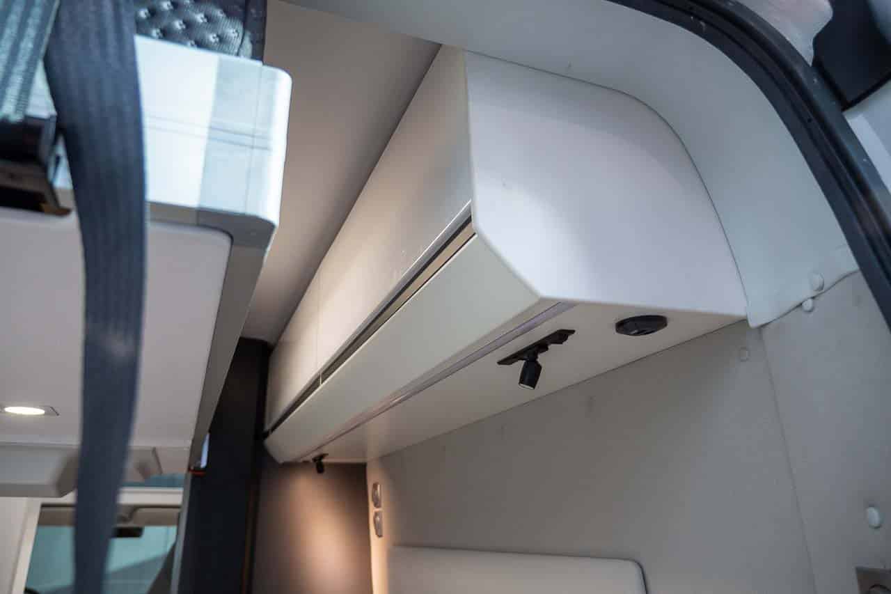 Adria TWIN 600 lado armario