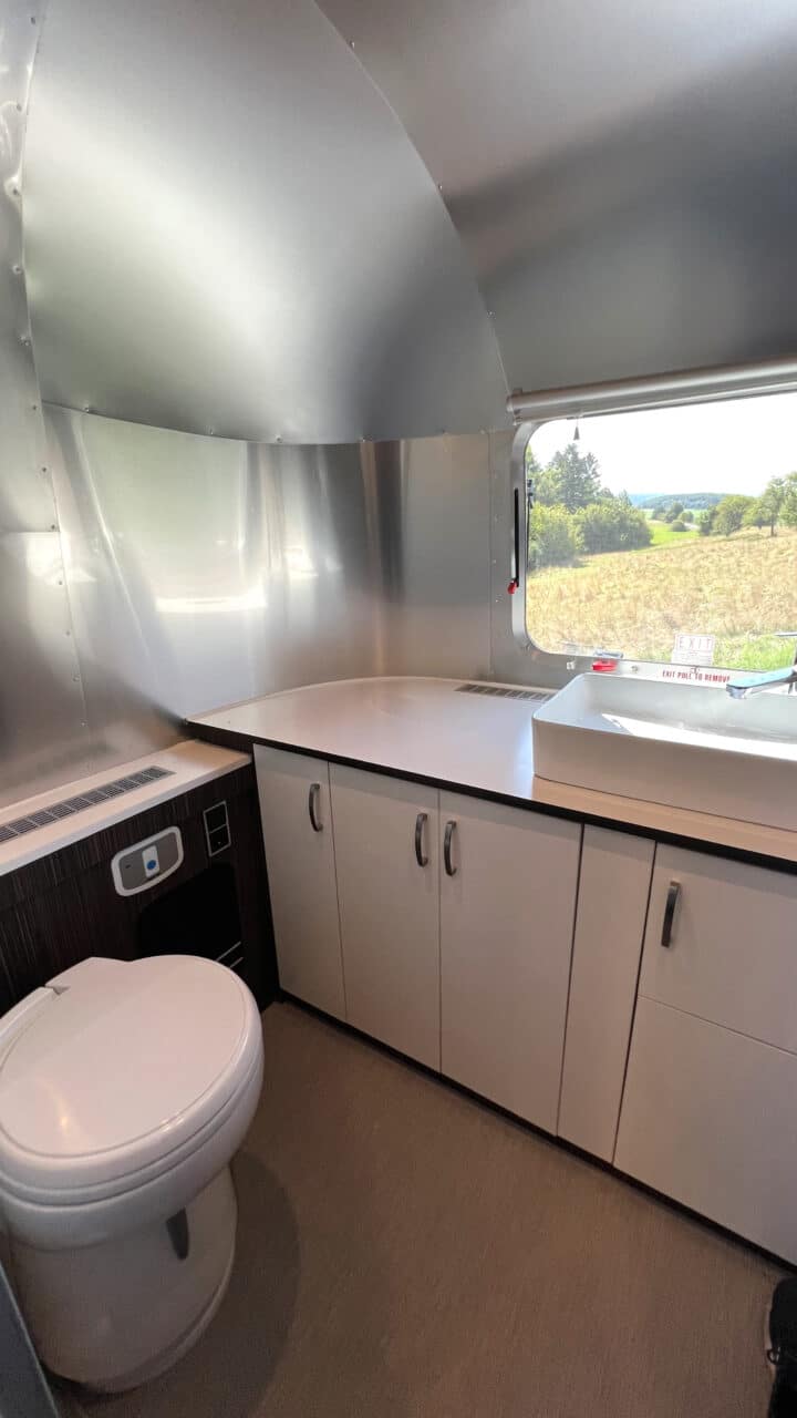 Bañera Airstream International 25IB