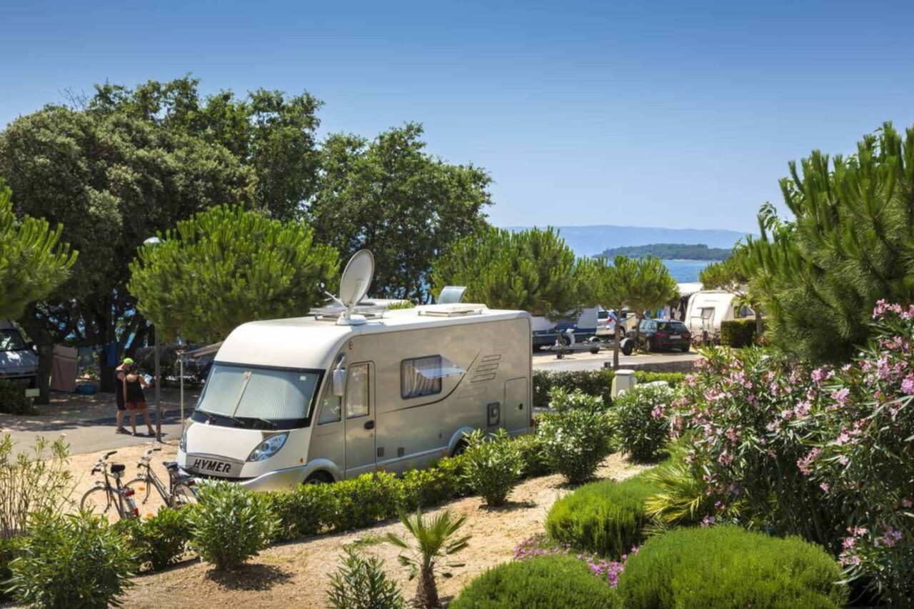 Campings Bahía de Kvarner - Amplias parcelas, algunas con vistas al Adriático. © camping.info