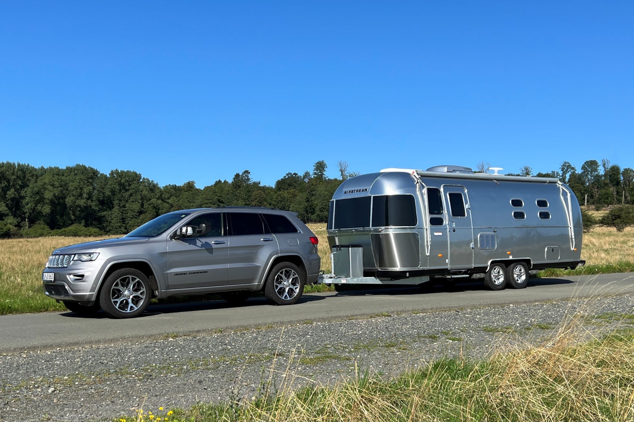 Innovaciones en el Salón de la Caravana 2023: Airstream Alemania presenta una caravana de lujo con baño confort y cocina con horno