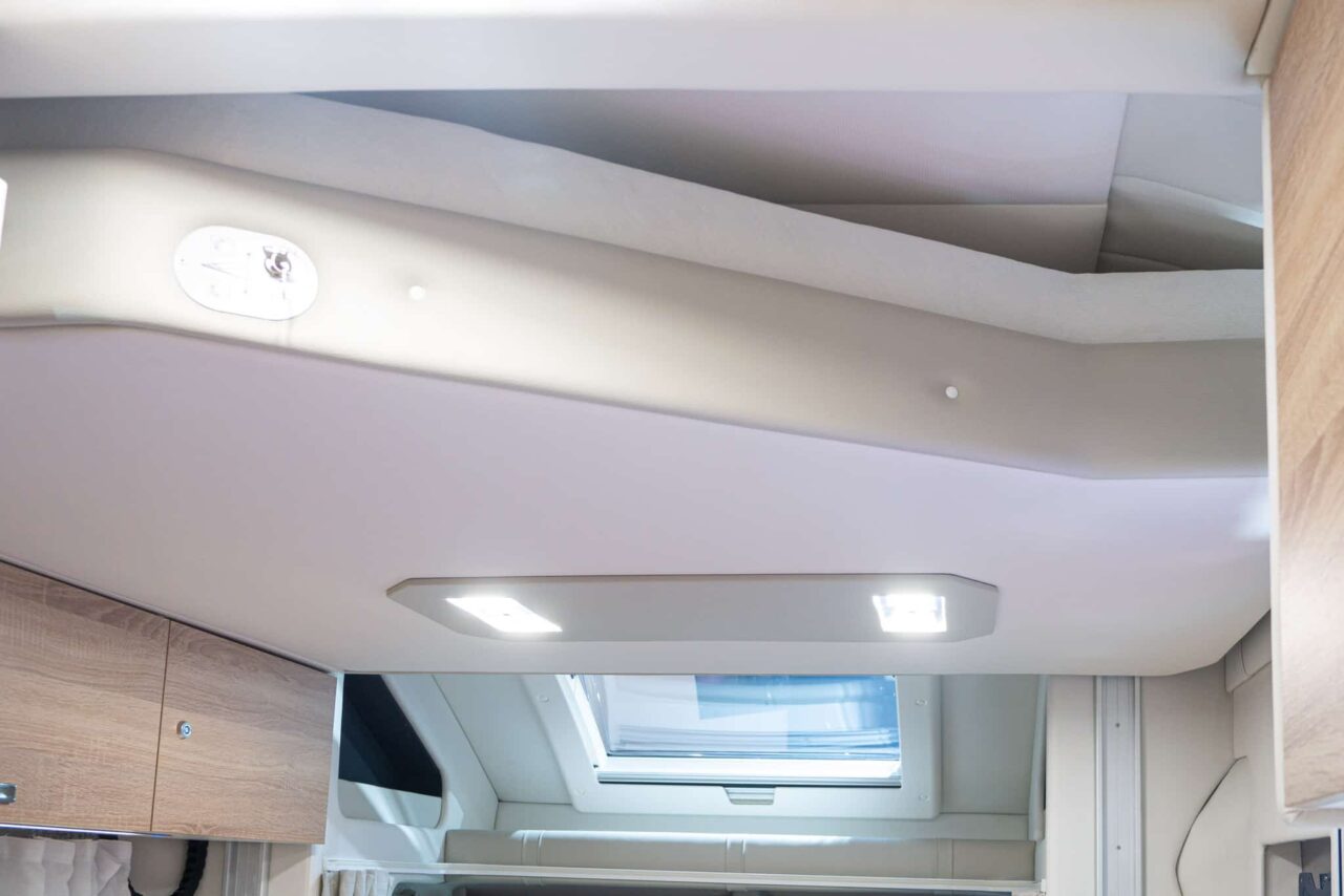 Atlantis Deluxe 695 (2024): cómoda autocaravana de lujo para cuatro personas - ¡con recorrido en 360°! 6 atlantis deluxe 695 hubbett