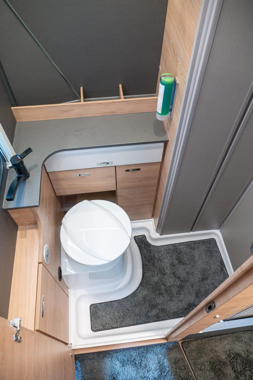 Knaus Yaseo 500 DK (2024): caravana sin gas y de bajo peso - ¡con recorrido de 360º! 10 knaus yaseo 500 dk bad