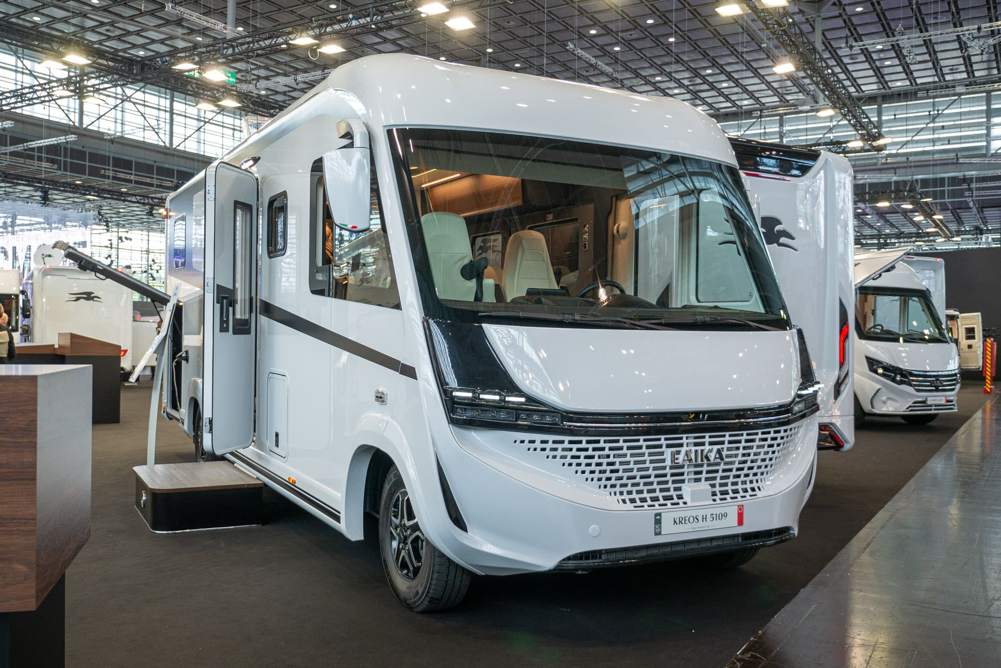 Laika Kreos H 5109 (2024): autocaravana de lujo totalmente integrada en una clase propia – ¡con recorrido en 360°!