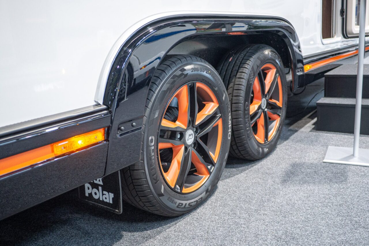 Polar Blackline 730 BQWL Caravana Salón 2023