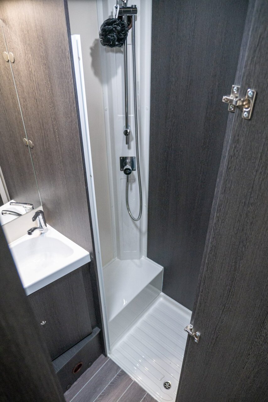 roller team kronos 279 m dusche