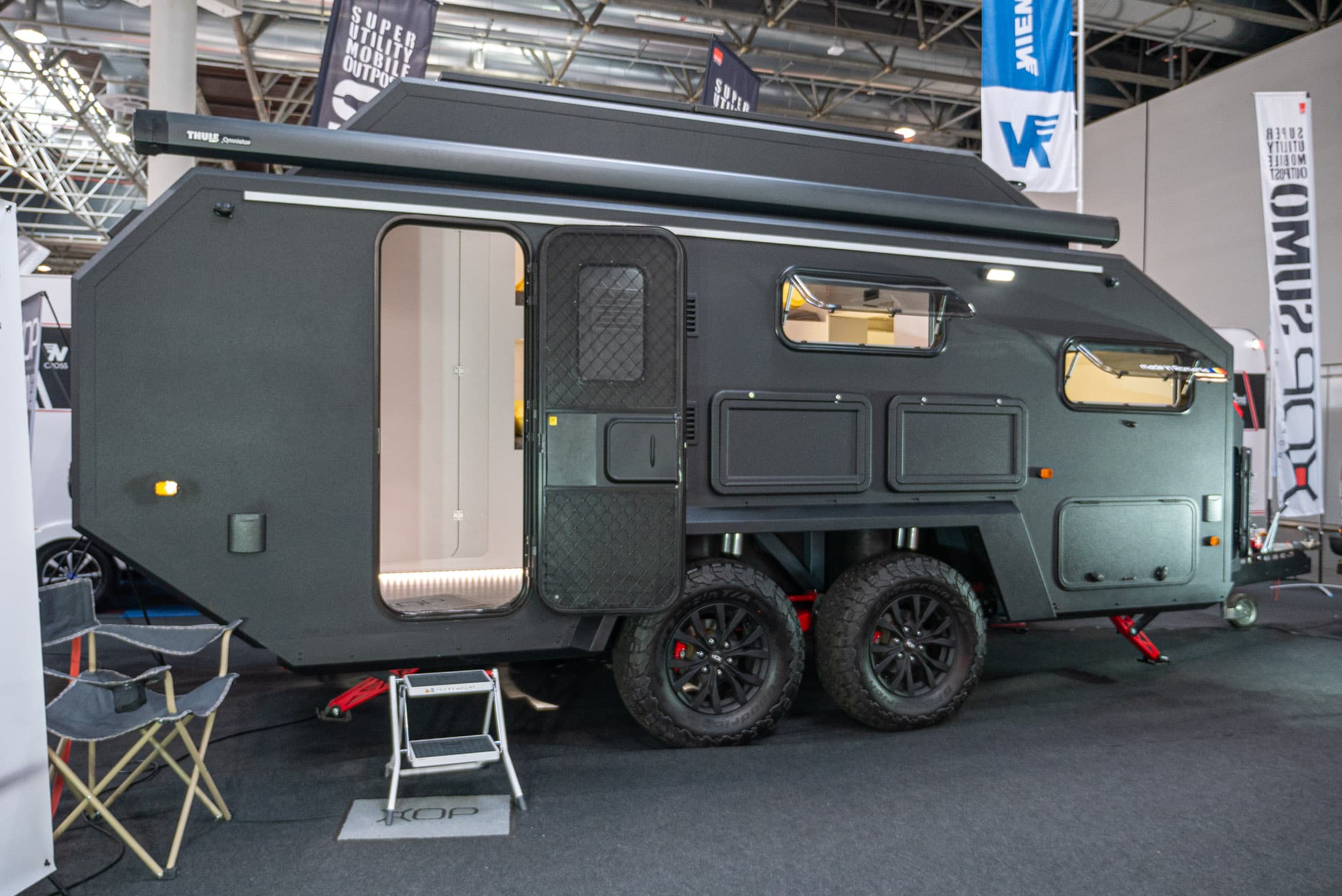XOP Sumo (2024): caravana todoterreno autosuficiente sobre eje tándem de alta resistencia – ¡con recorrido de 360°!