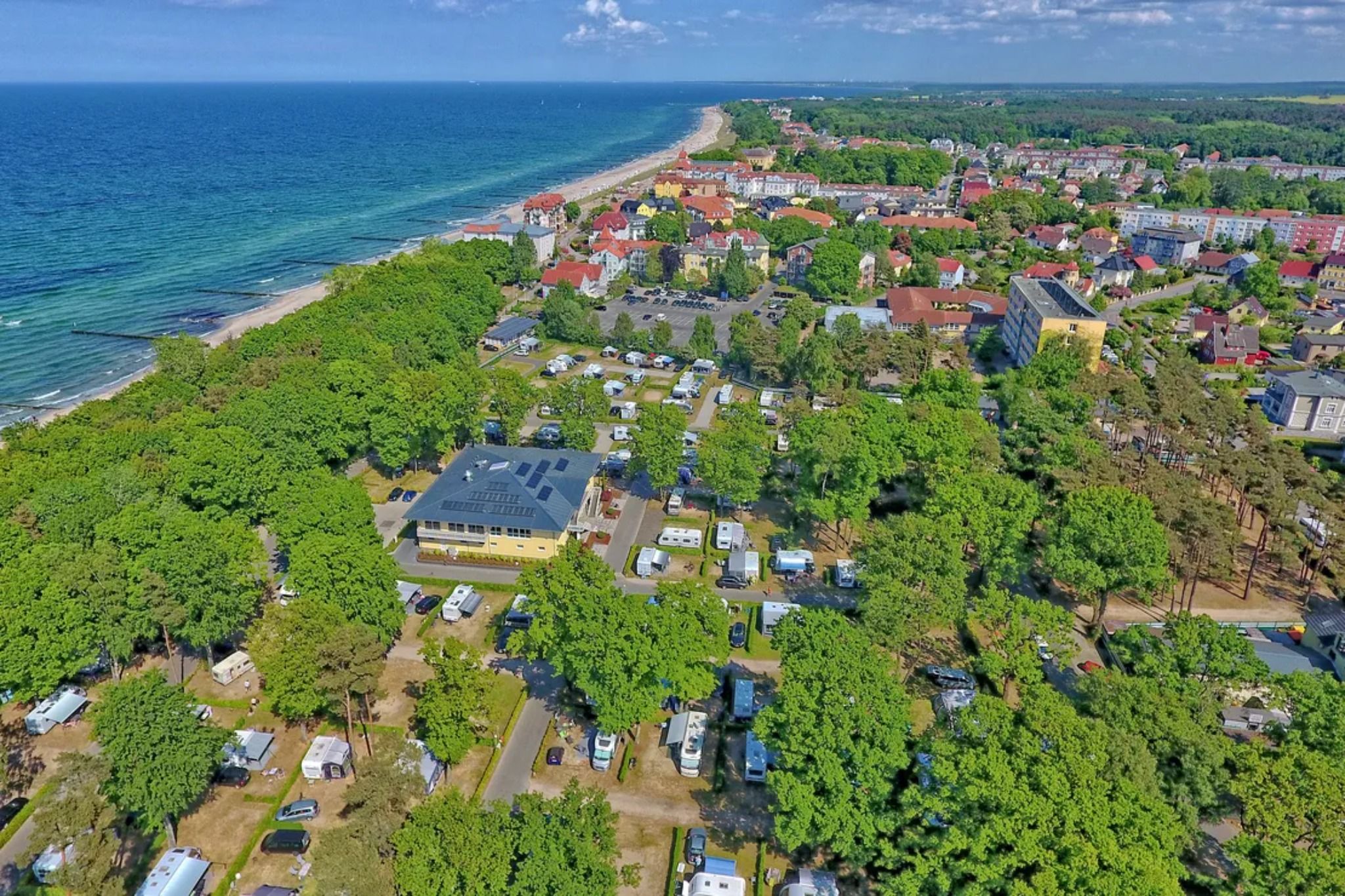 Escapa de la rutina diaria: estos son los 10 campings más populares de Alemania en 2023, con enlaces y fotos.