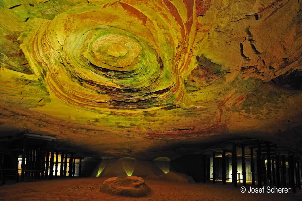 Acampar cerca de espectaculares cuevas en Alemania - Schlossberghölen