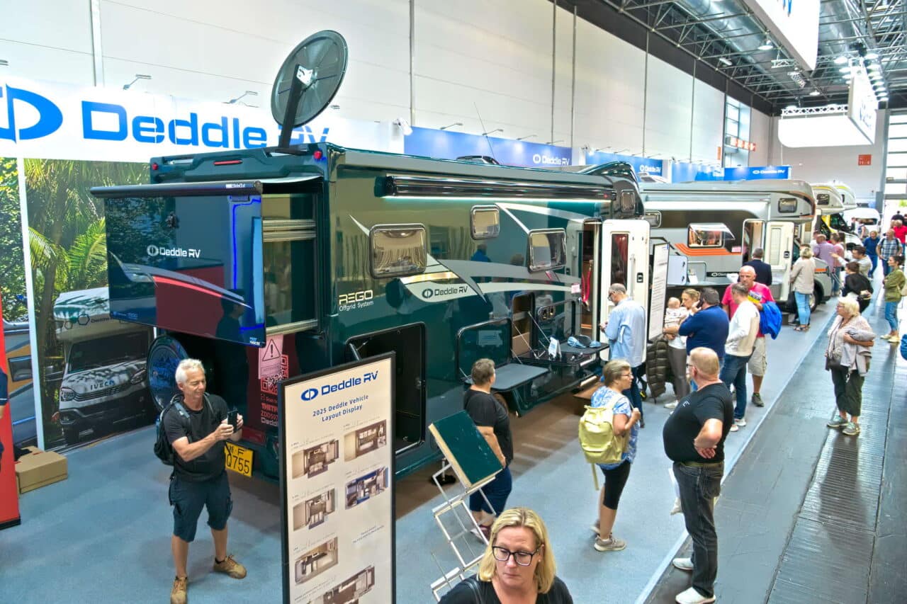 Deddle RV Carbonic Liner 78 - Vista exterior Caravan Salon 2024