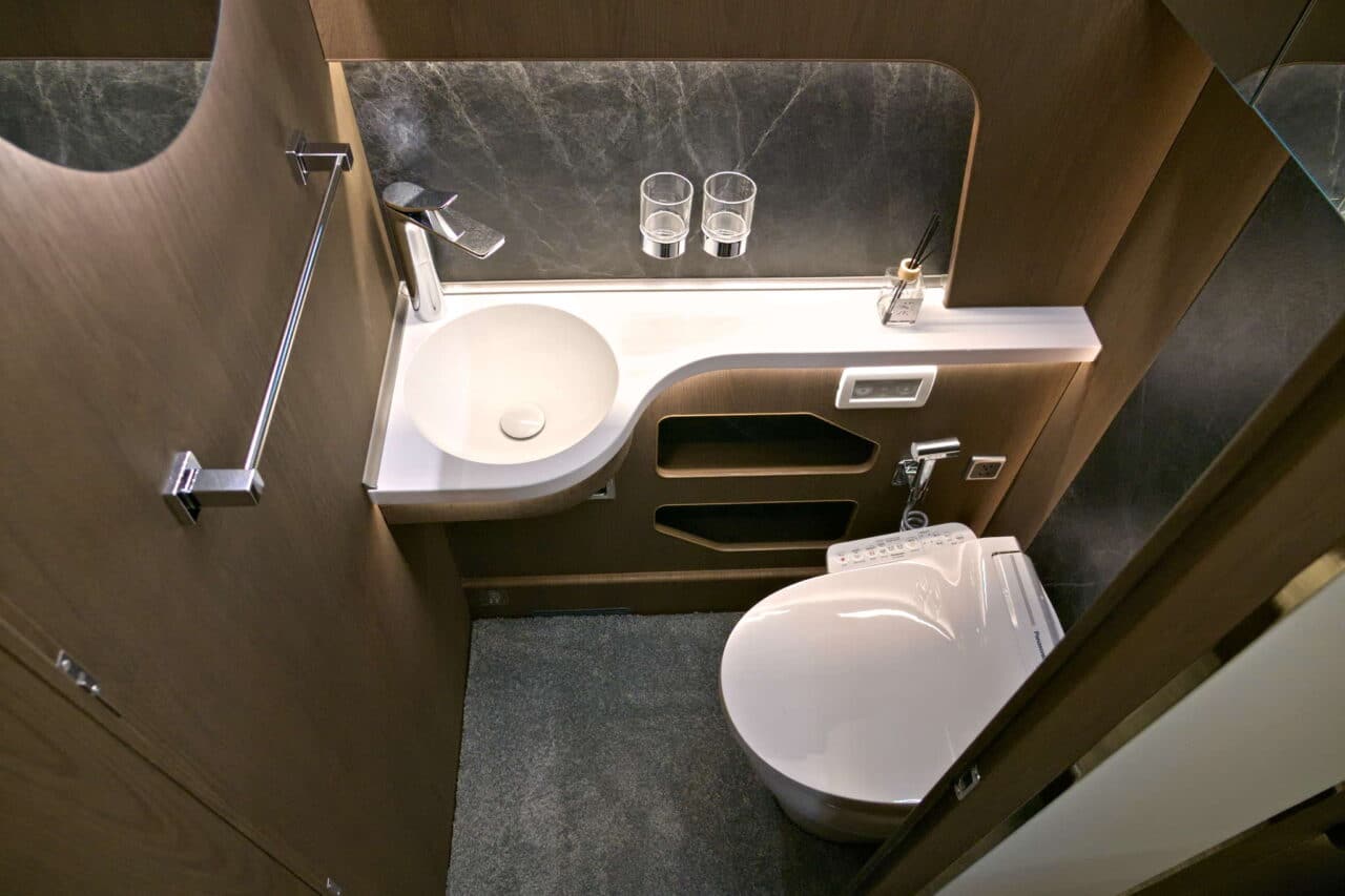 Deddle RV Carbonic Liner 78 - WC Caravana Salón 2024