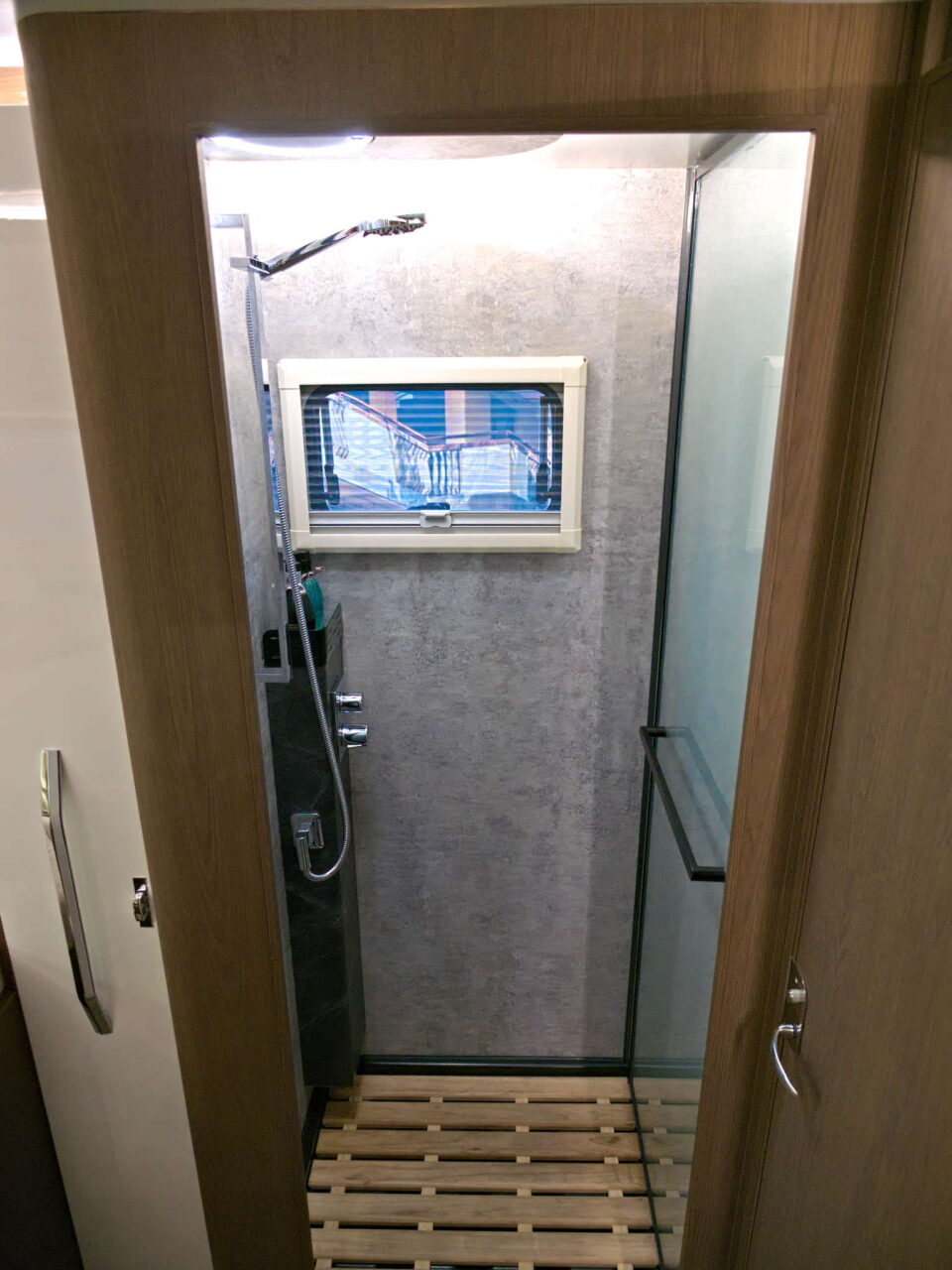 Deddle RV Carbonic Liner 78 - Ducha Caravana Salón 2024