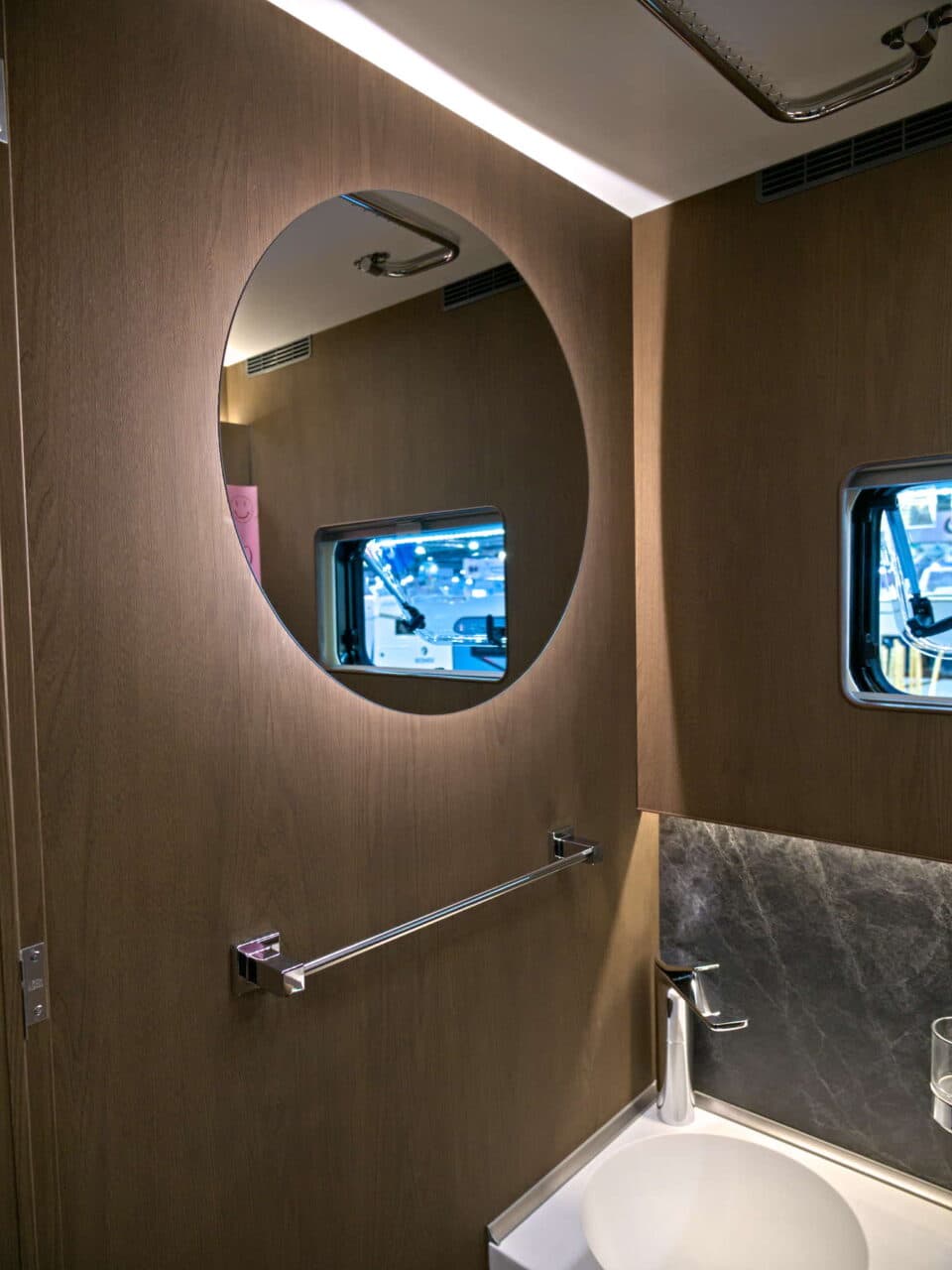 Deddle RV Carbonic Liner 78 - Espejo Caravana Salón 2024