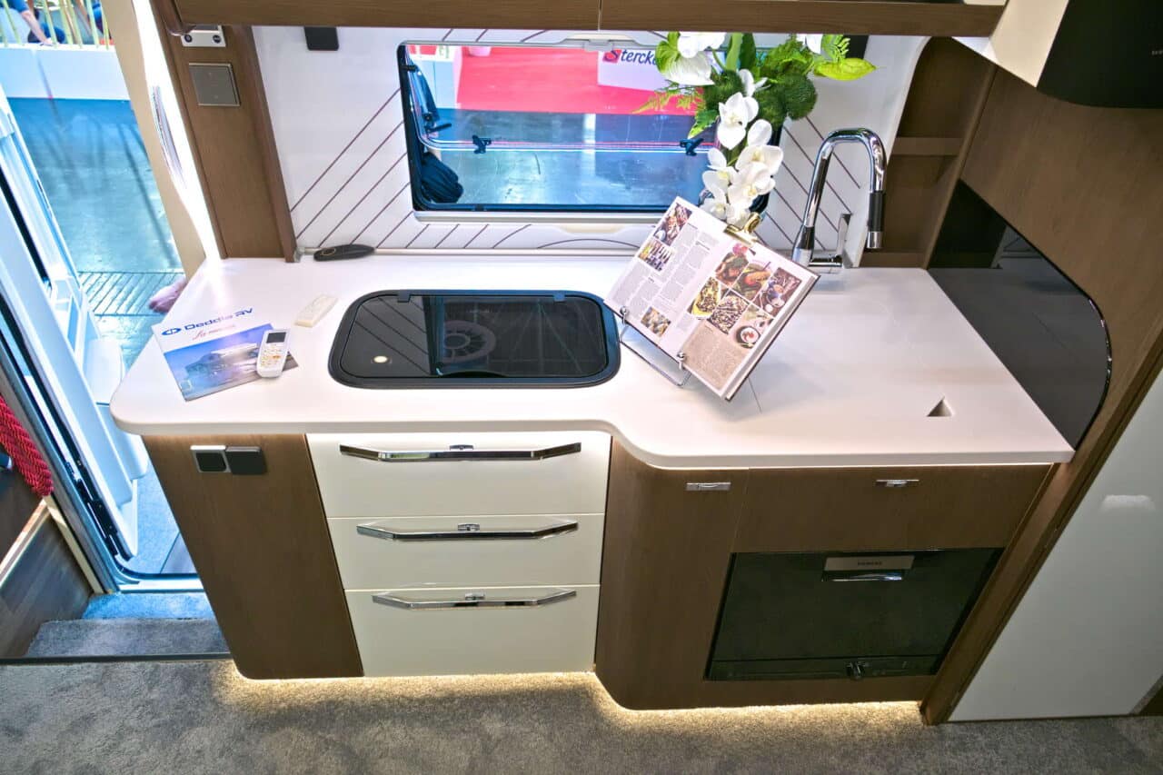 Deddle RV Carbonic Liner 78 - Cocina Caravana Salón 2024
