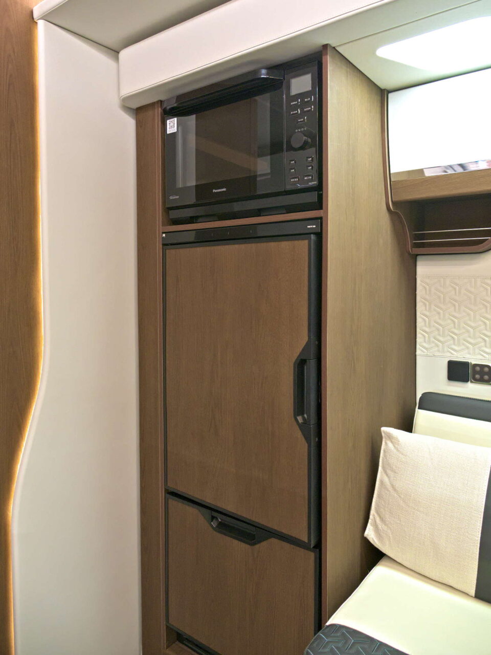 Deddle RV Carbonic Liner 78 - Nevera Caravana Salón 2024