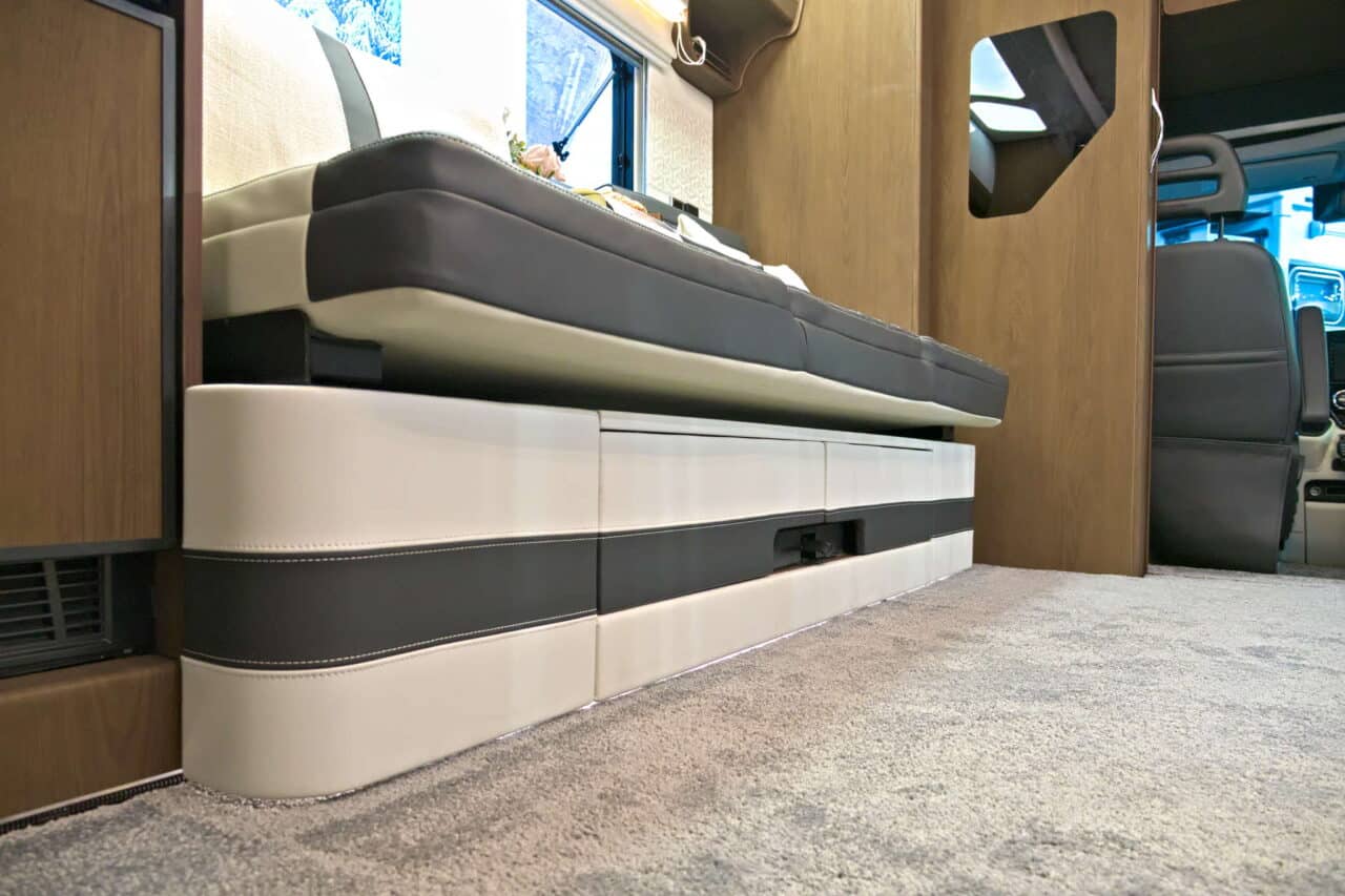 Deddle RV Carbonic Liner 78 - Sofá con cajón Caravan Salon 2024