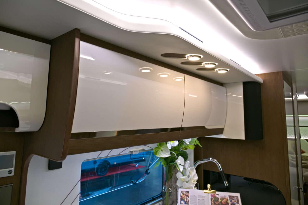 Deddle RV Carbonic Liner 78 - Armarios Caravan Salon 2024