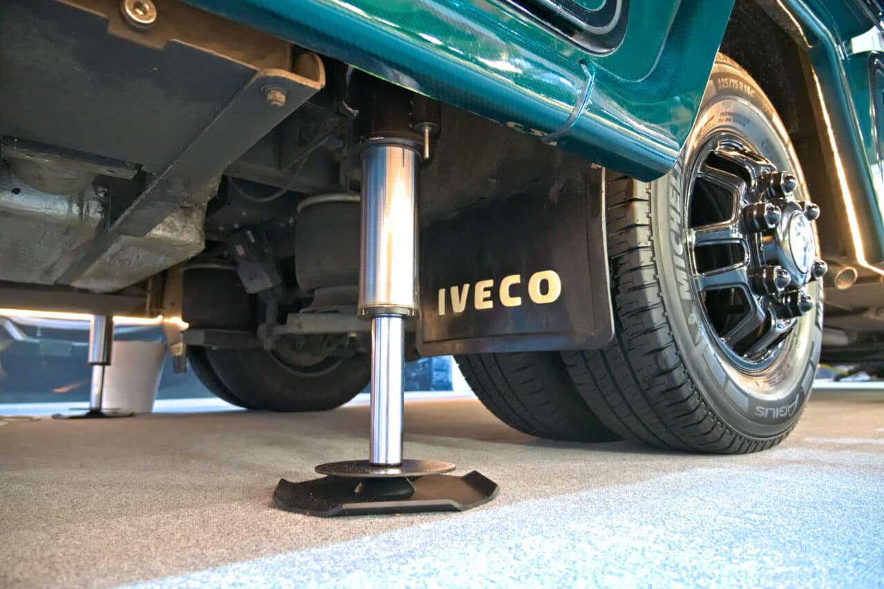 Deddle RV Carbonic Liner 78 - Soportes hidráulicos Caravan Salon 2024