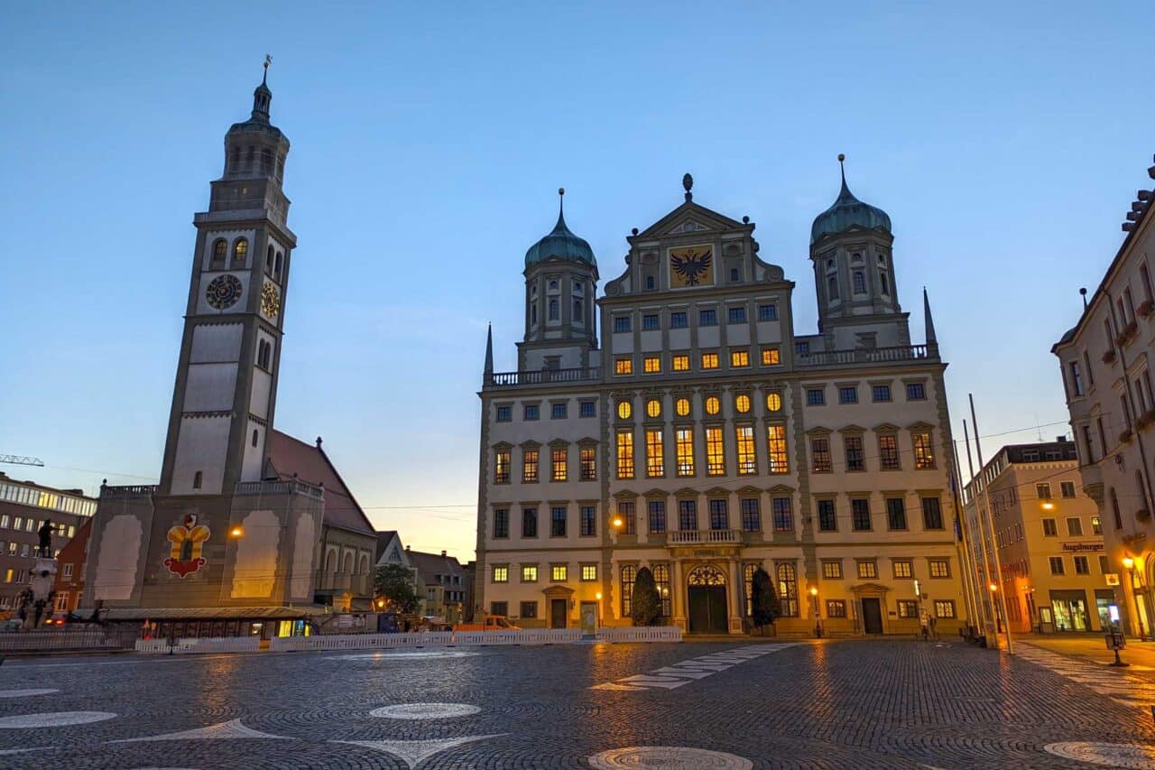 Camping en Augsburgo: vive el centro de la Suabia bávara en autocaravana o caravana 33 Camping en Augsburgo Rathaus-Perlachturm