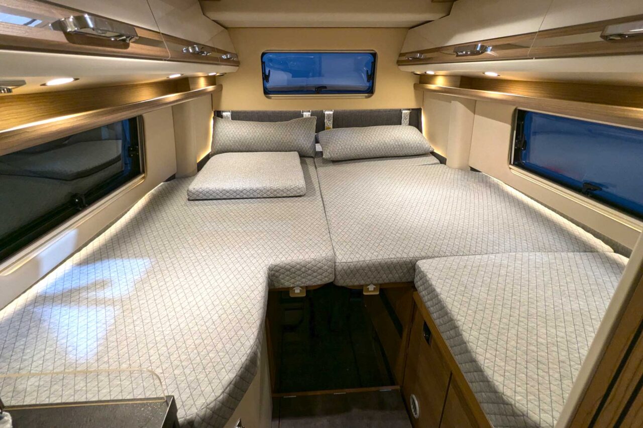 Innovaciones Caravana Salón 2024: Malibu Genius 641 LE - Comodidad compacta con una innovadora extensión trasera 5 Einzelbetten 2362
