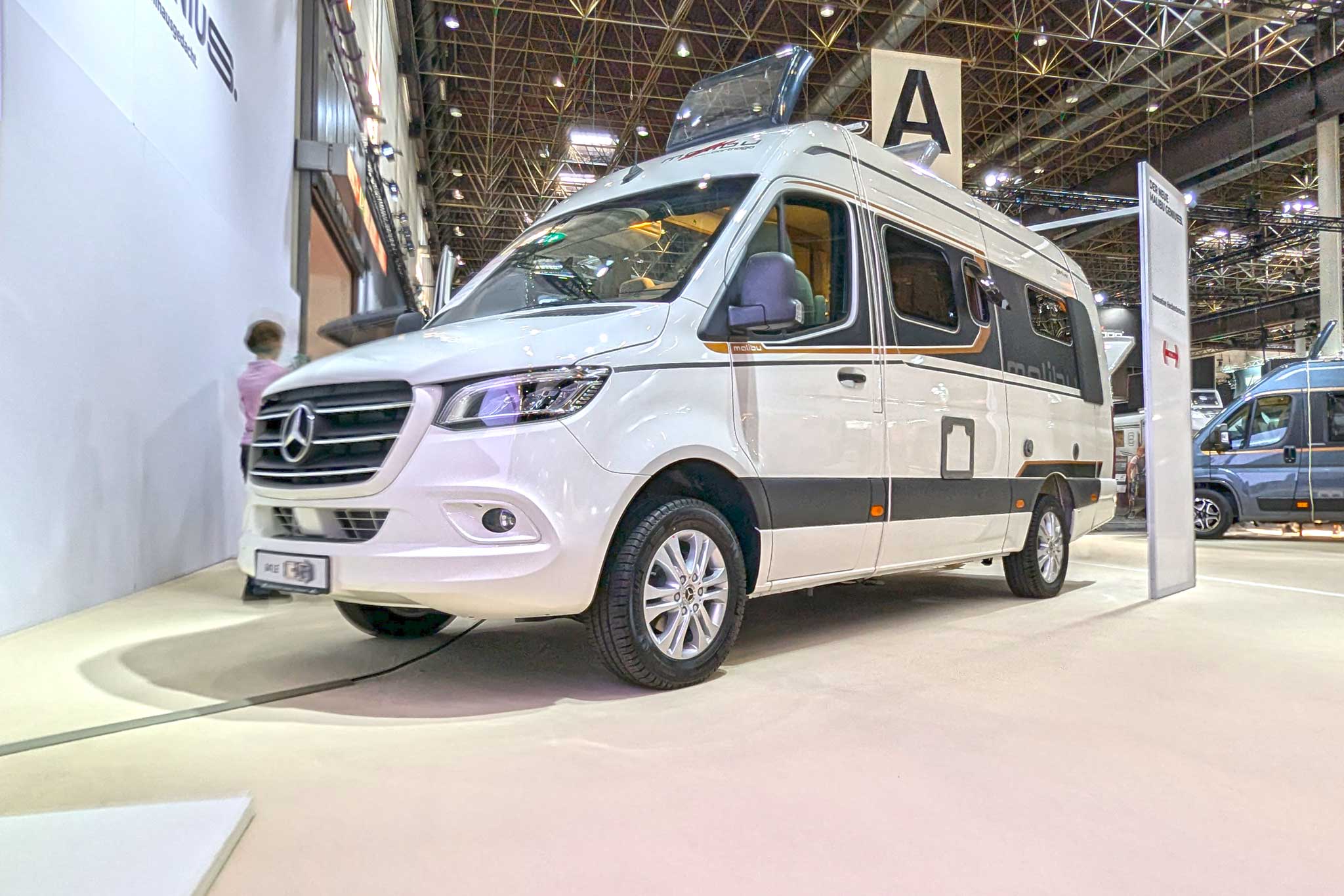 Innovaciones Caravana Salón 2024: Malibu Genius 641 LE – Comodidad compacta con una innovadora extensión trasera
