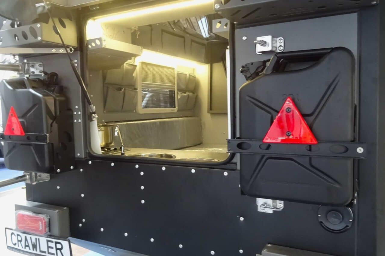 Caravana Turkey Crawler-458i_Puerta trasera exterior