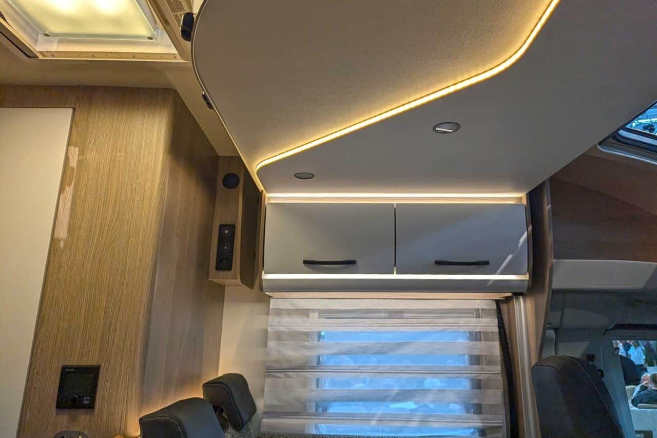buerstner lyseo time skyline hubbett caravan salon 2024 c stefan blanz