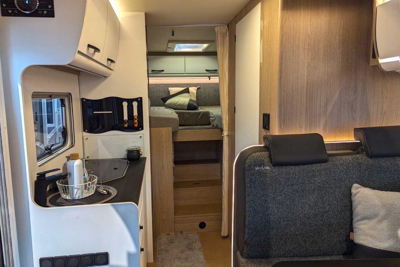 buerstner lyseo time skyline interieur caravan salon 2024 c stefan blanz