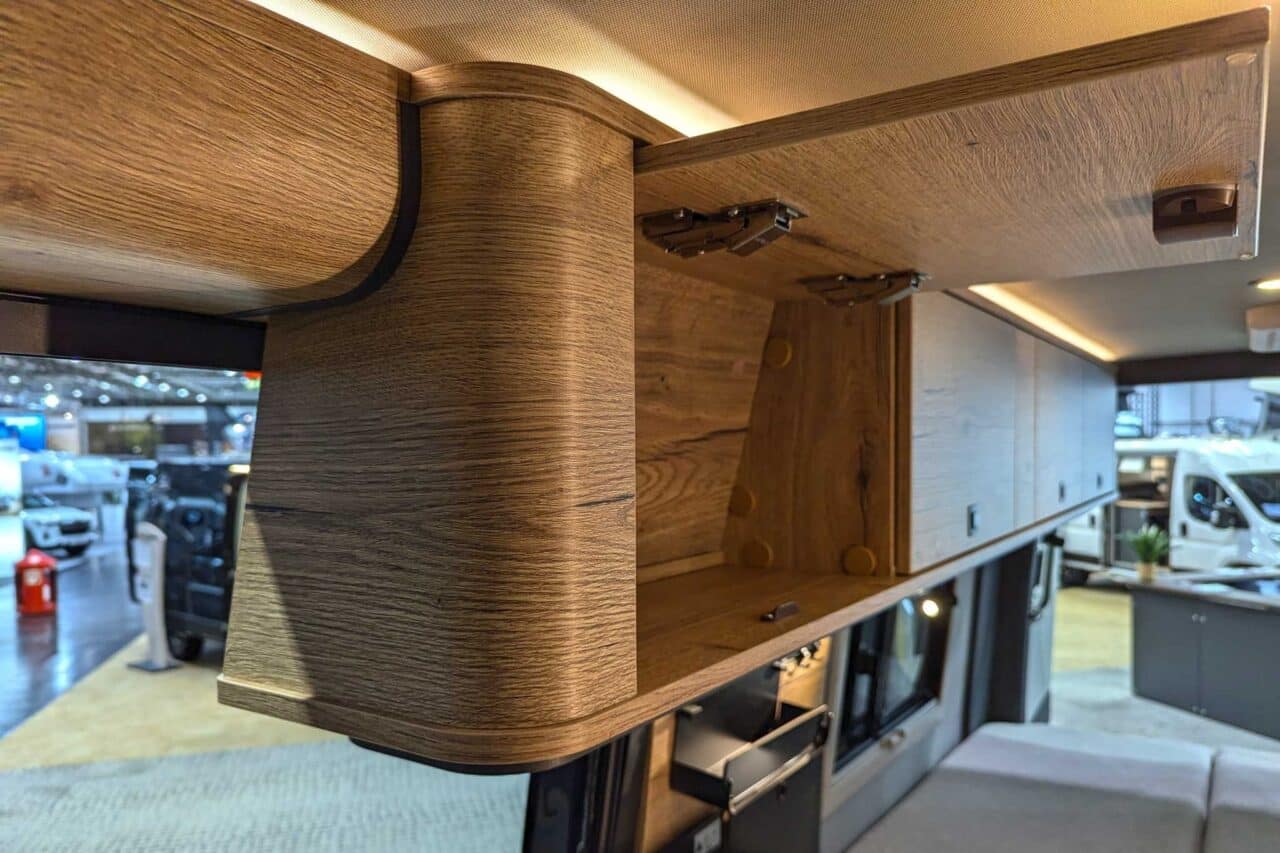 clever aventuro 600 caravan salon 2024 hochschrank
