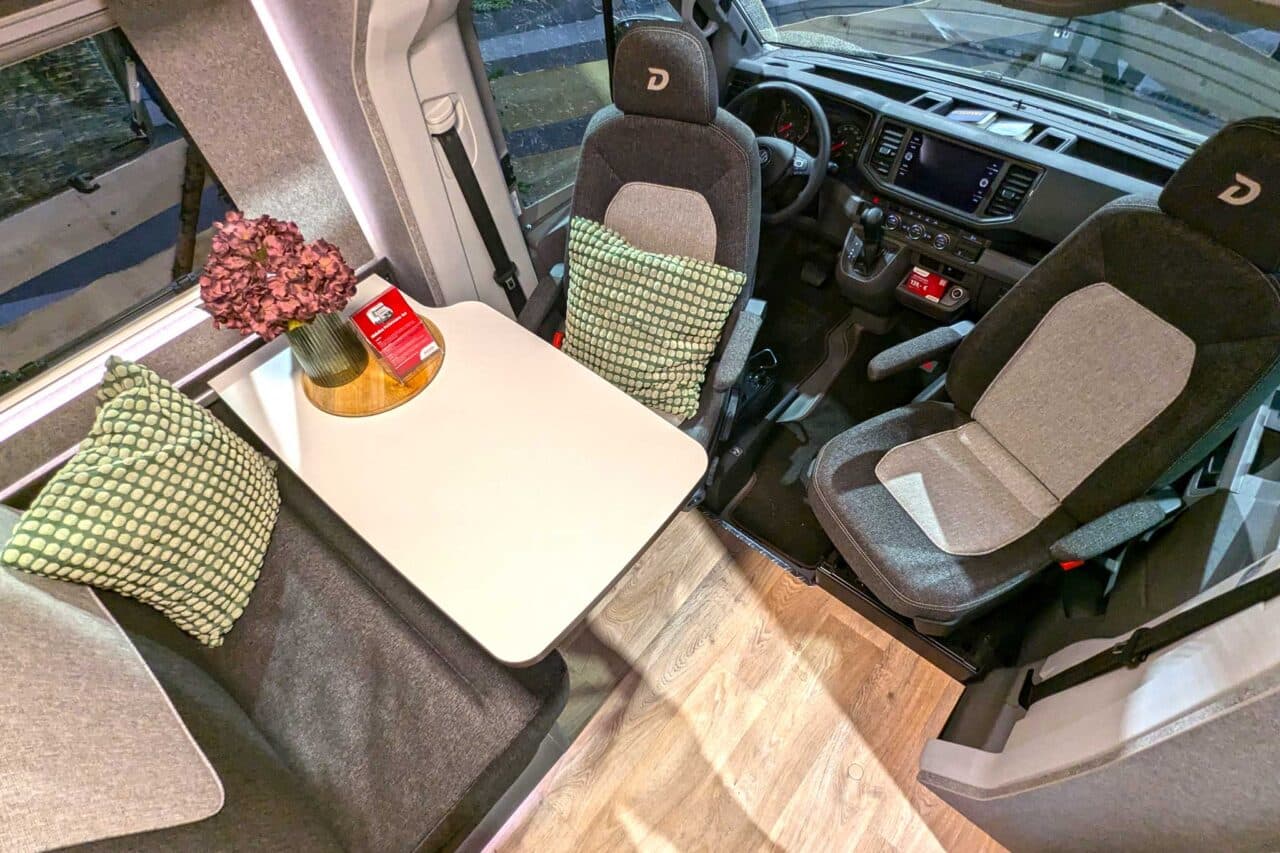 dethleffs globebus performance 4x4 Sitzgruppe