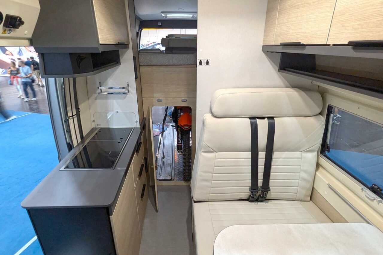 dreamer sport addict caravan salon 2024 interieur