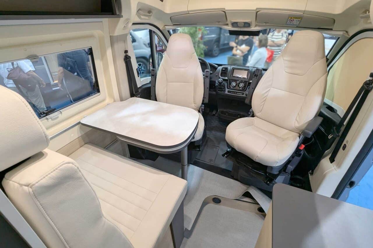 dreamer sport addict caravan salon 2024 sitzgruppe