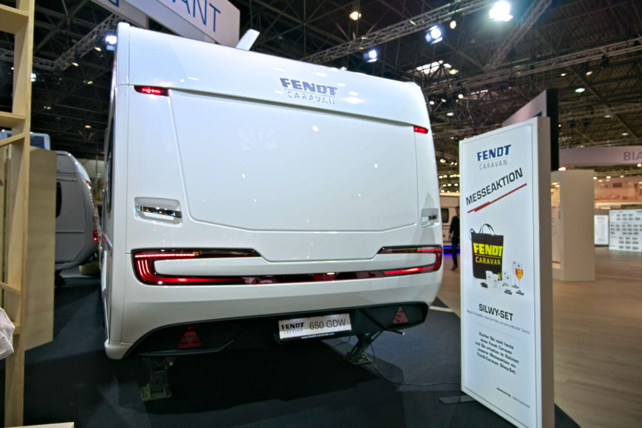 Fendt Diamant 560 GDW vista exterior trasera Caravana Salón 2024