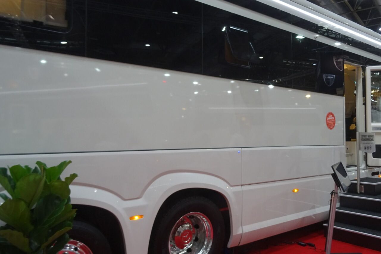 MORELO GRAND EMPIRE 26 T (2025) - Transatlántico de lujo de superlativos sobre 3 ejes 7 morelo grand empire 26t seite caravan salon 2024 c katja scholz