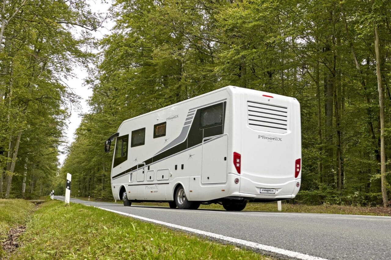 Autocaravana de lujo innovadora: Phoenix presenta la Top-Liner 9000 BMLX