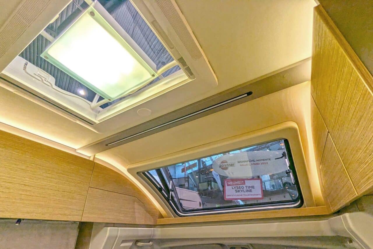 Bürstner Campeo TD 660 - Un clásico popular en una nueva y elegante versión 7 buerstner campeo td 660 dachfenster