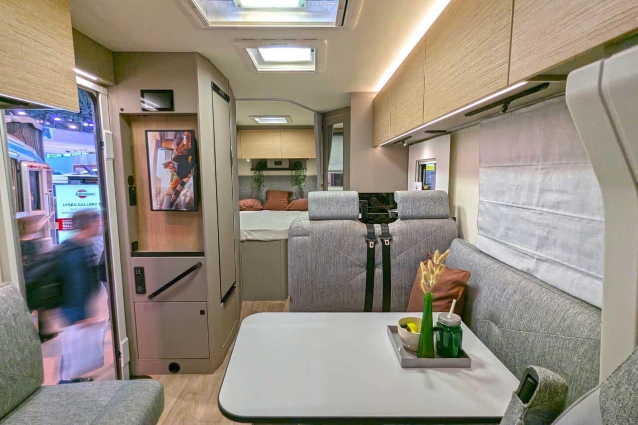 Bürstner Campeo TD 660 - Un clásico popular en una nueva y elegante versión 1 buerstner campeo td 660 interieur