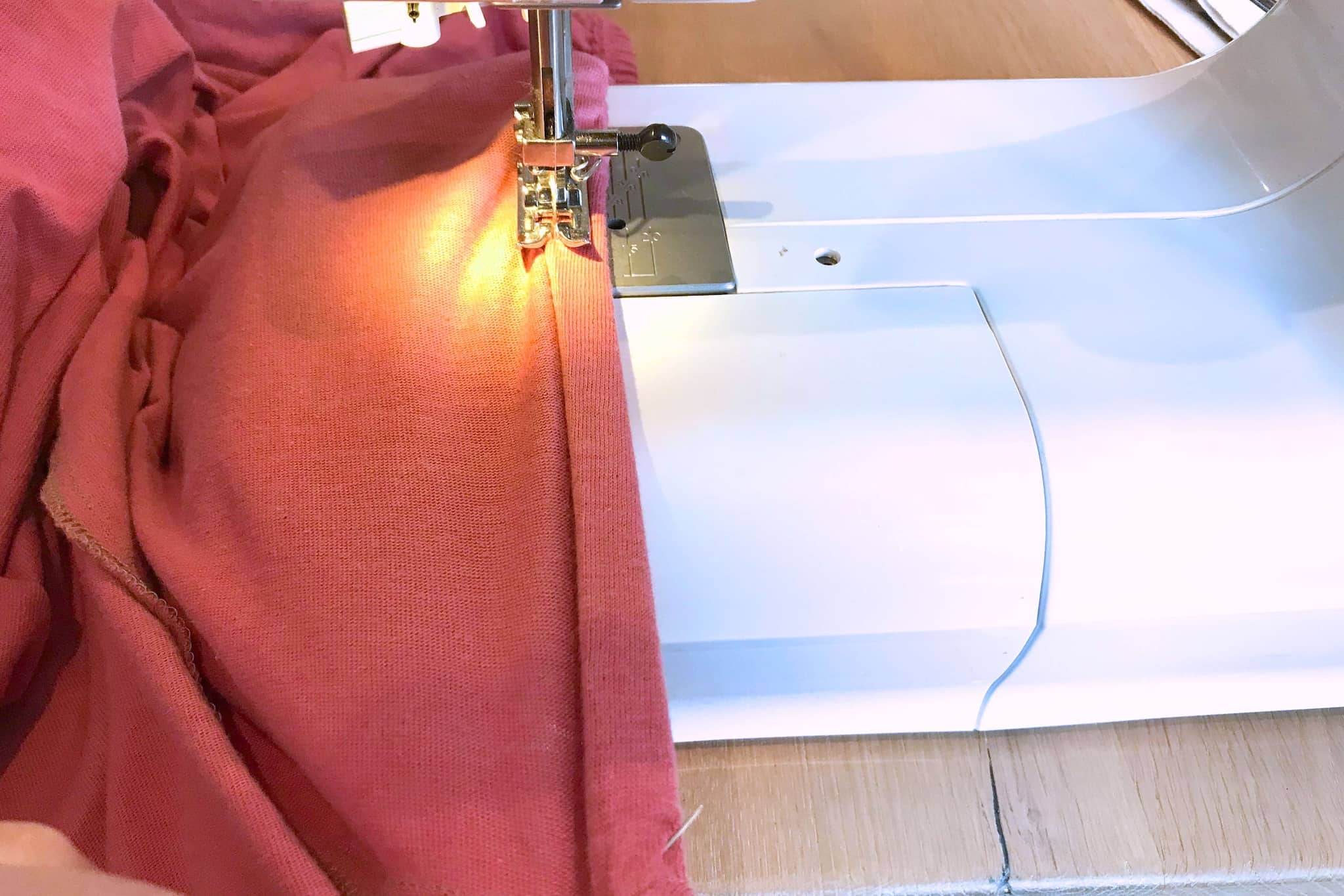 ¿Colchón con dimensiones especiales? ¡Cómo coser una sábana bajera adecuada para autocaravanas y caravanas!