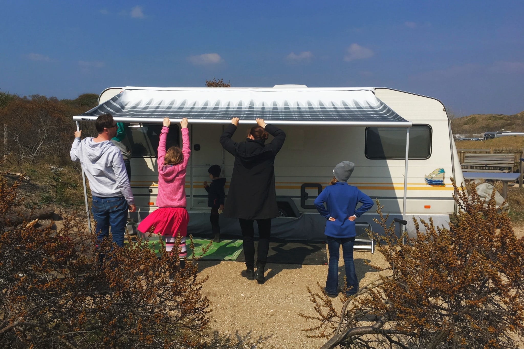 Lista de equipaje y lista de comprobación: Acampar con un niño – bien equipado cuando viajas